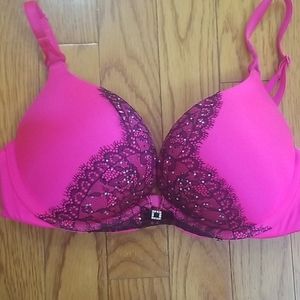 Victoria's secret Miraculous Plunge Bra 32B